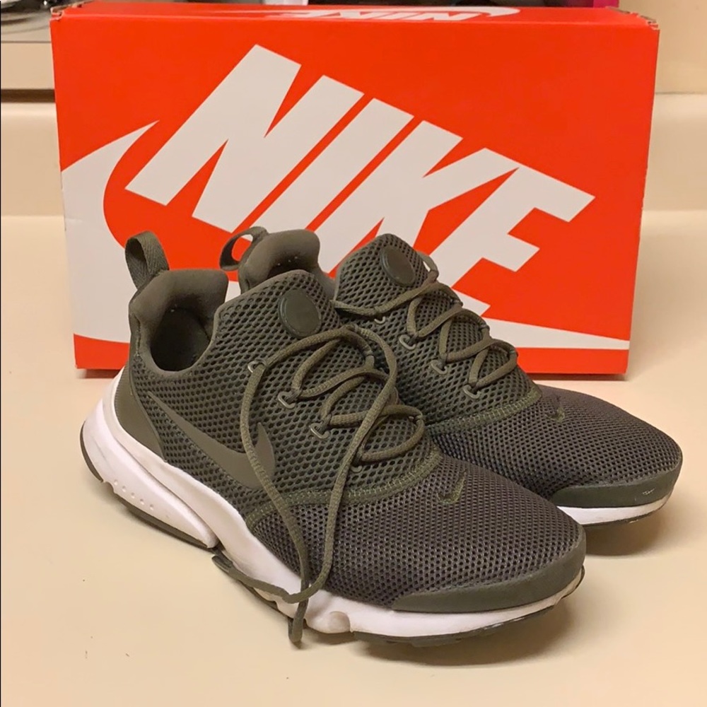 Super cute Nike presto fly sneakers!!!!